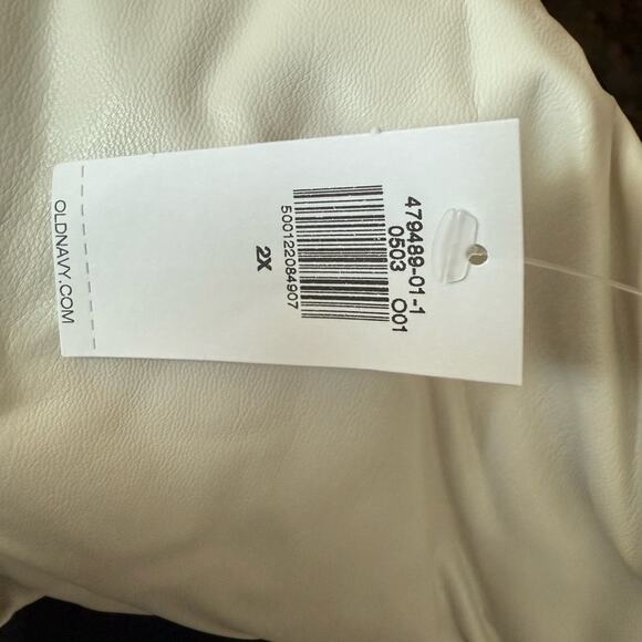 Old Navy silver gray Faux Leather Puffer
Vest - Picture 15 of 16